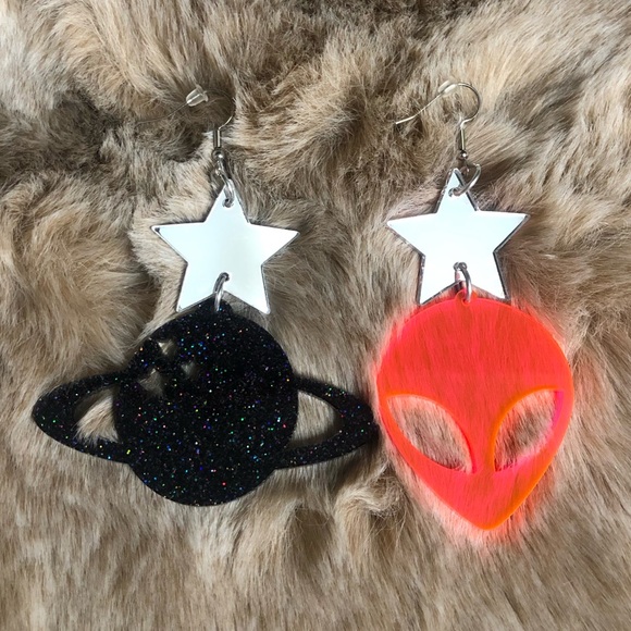 Rolita Couture Neon Pink& Black Out of Space Alien Star Planet Earrings NWT - Picture 1 of 5